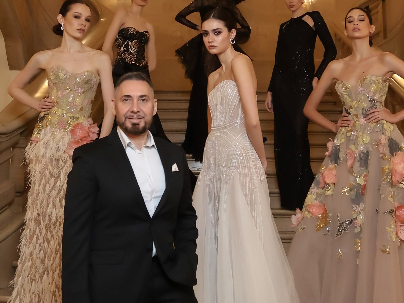 el argentino que conquistó las capitales de la moda y vistió a Susana Giménez y Catherine Zeta-Jones