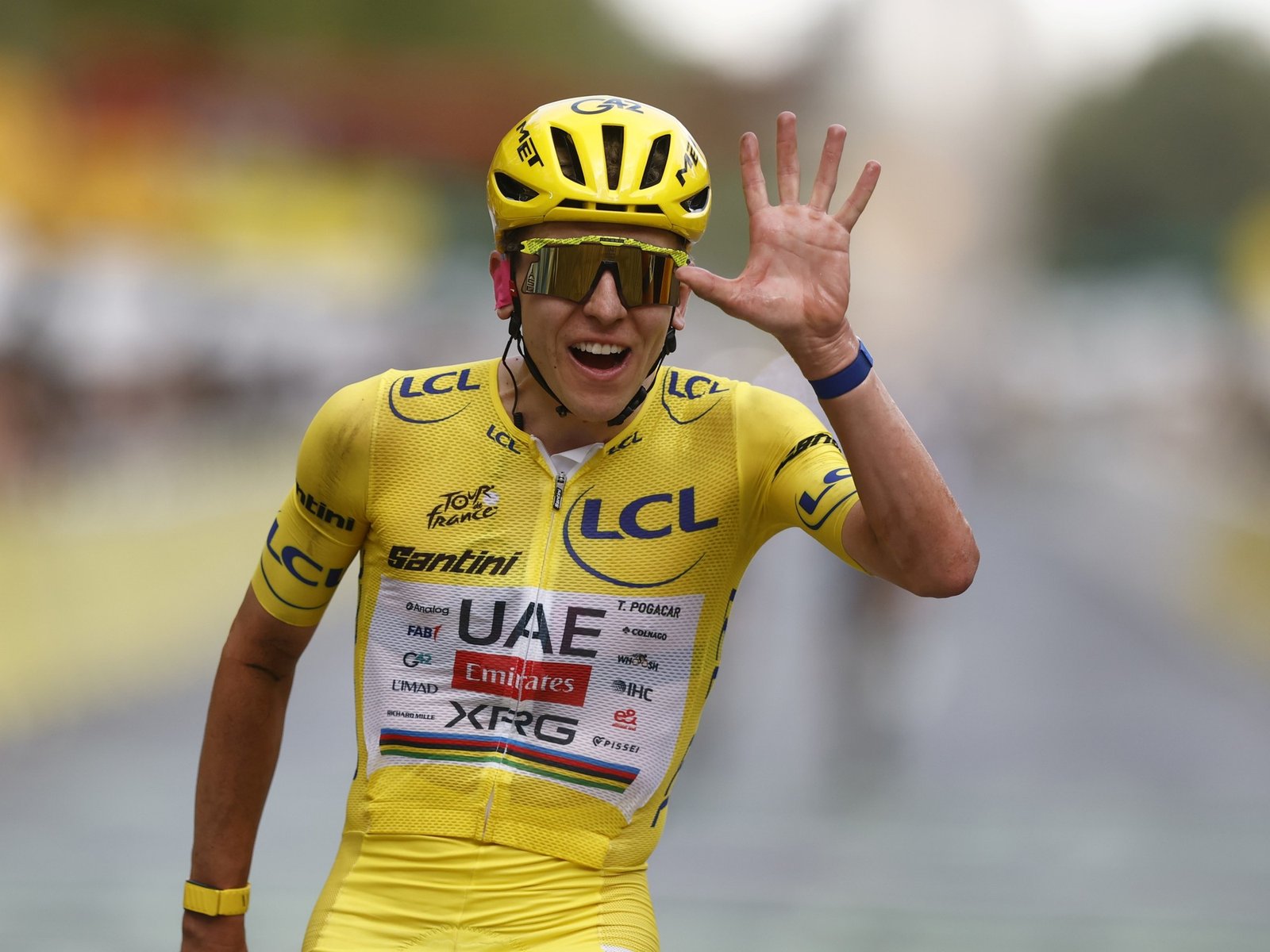 ganó su quinto título e igualó el récord histórico