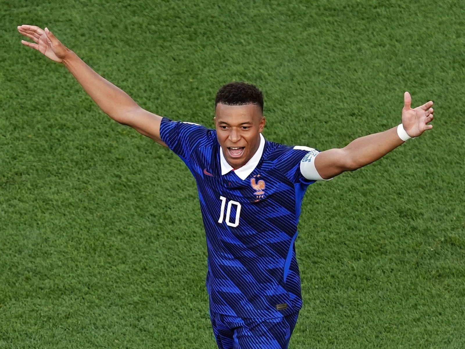 la dura respuesta de Kylian Mbappé a la senadora paraguaya Celeste Amarilla