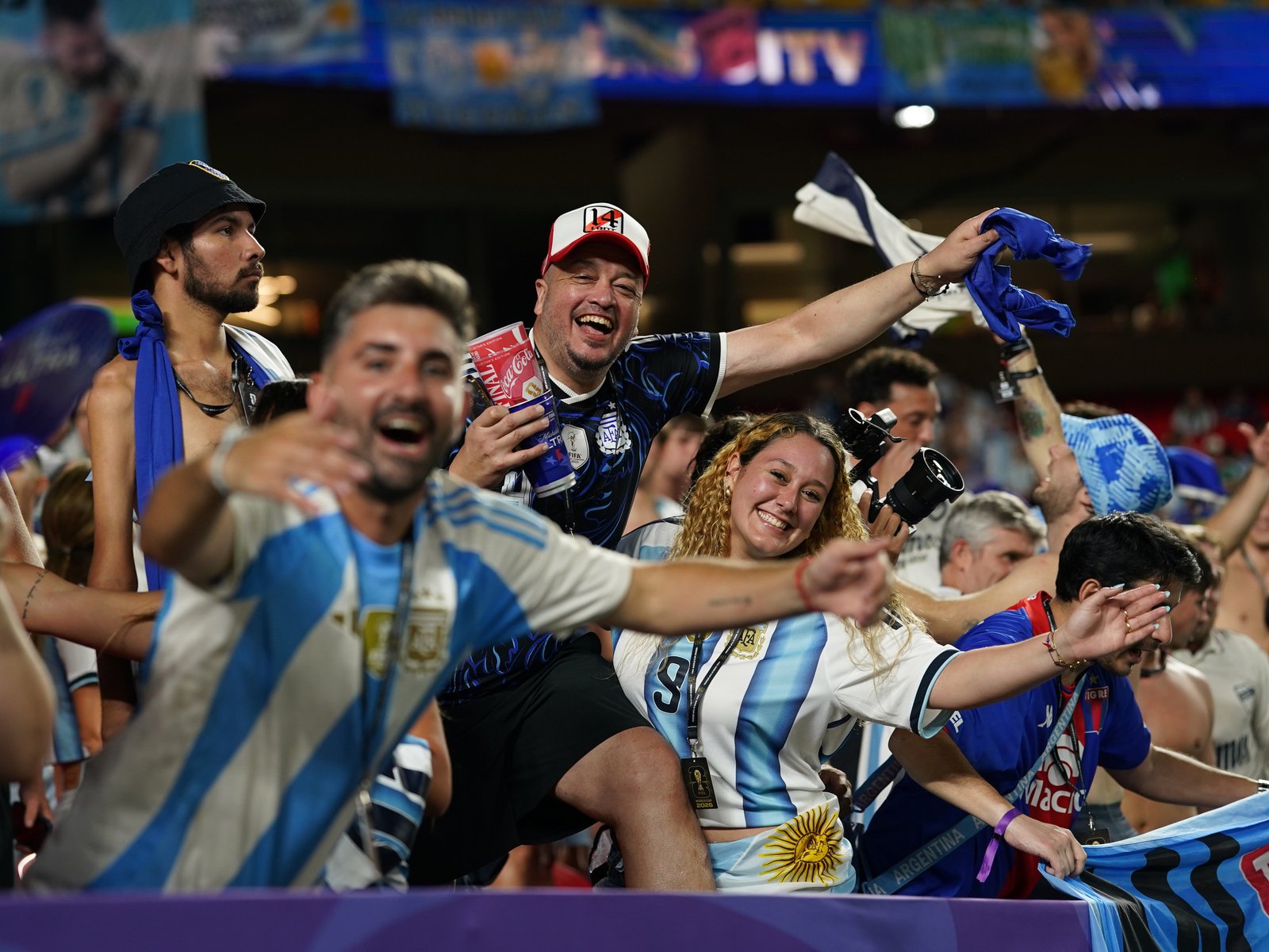 la odisea de los hinchas argentinos para llegar a Atlanta a alentar a la Selección vs Inglaterra