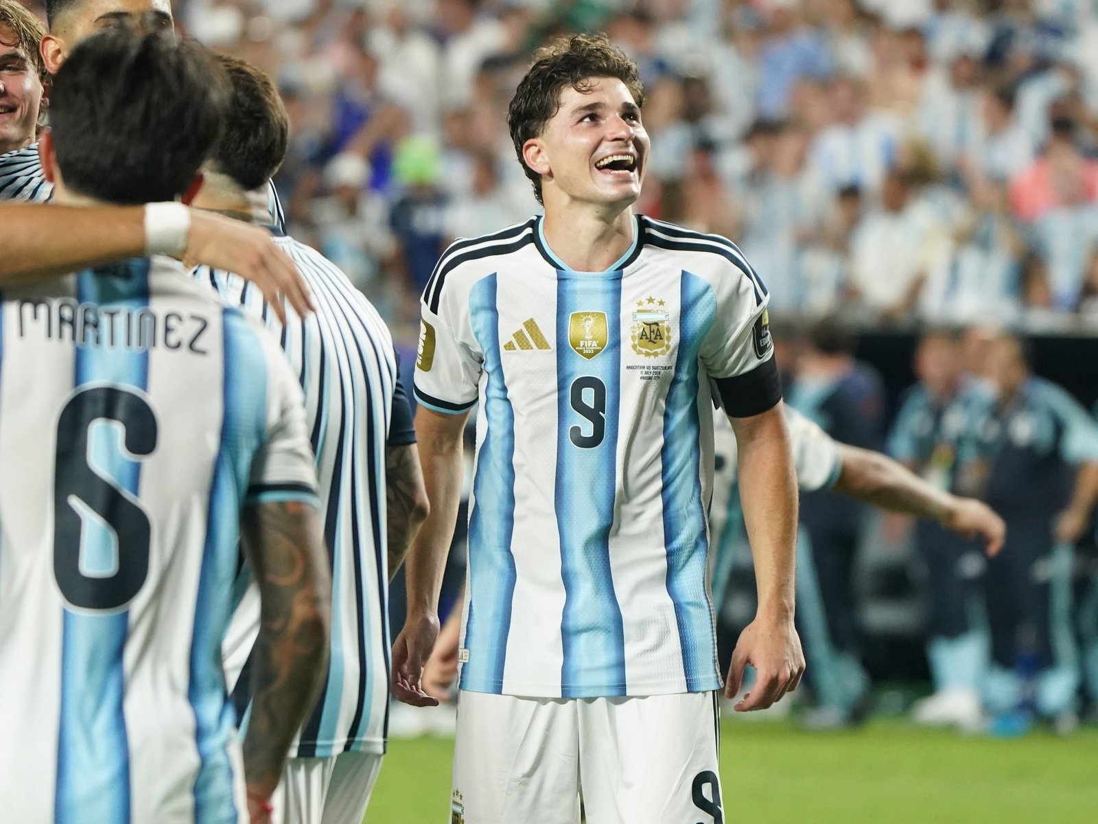 los emotivos relatos que contaron el golazo de Julián Alvarez contra Suiza