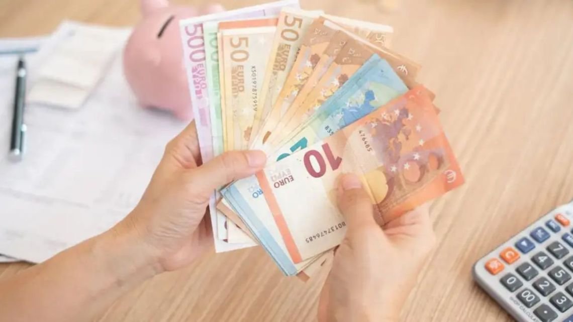 A cuánto cotiza el euro blue hoy, lunes 3 de agosto