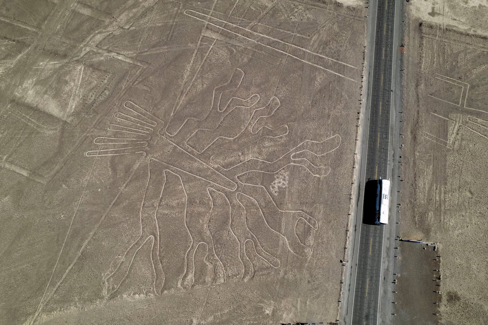 Al menos 13 turistas mueren en un accidente de avioneta sobre las Líneas de Nazca, en Perú