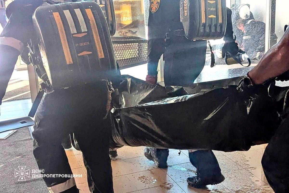 Al menos 14 muertos y decenas de heridos en un ataque ruso en Kryvyi Rih, la ciudad natal de Zelenski | Internacional