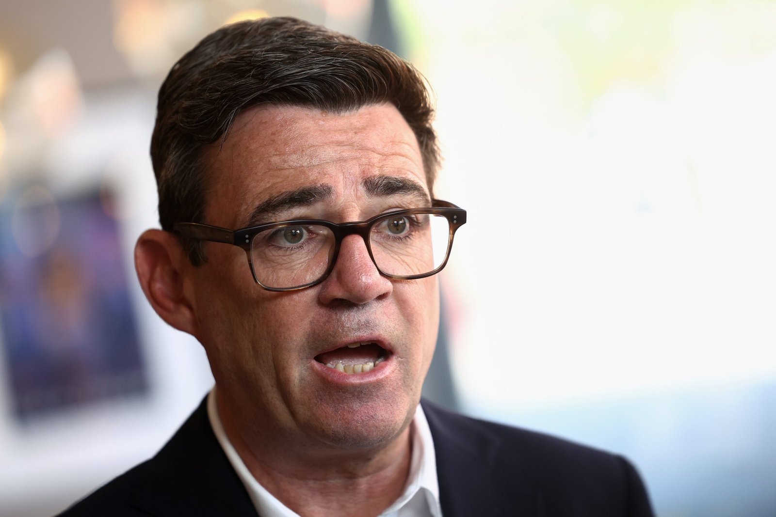 Burnham interviene para evitar la liberación anticipada de dos condenados por la muerte de un policía