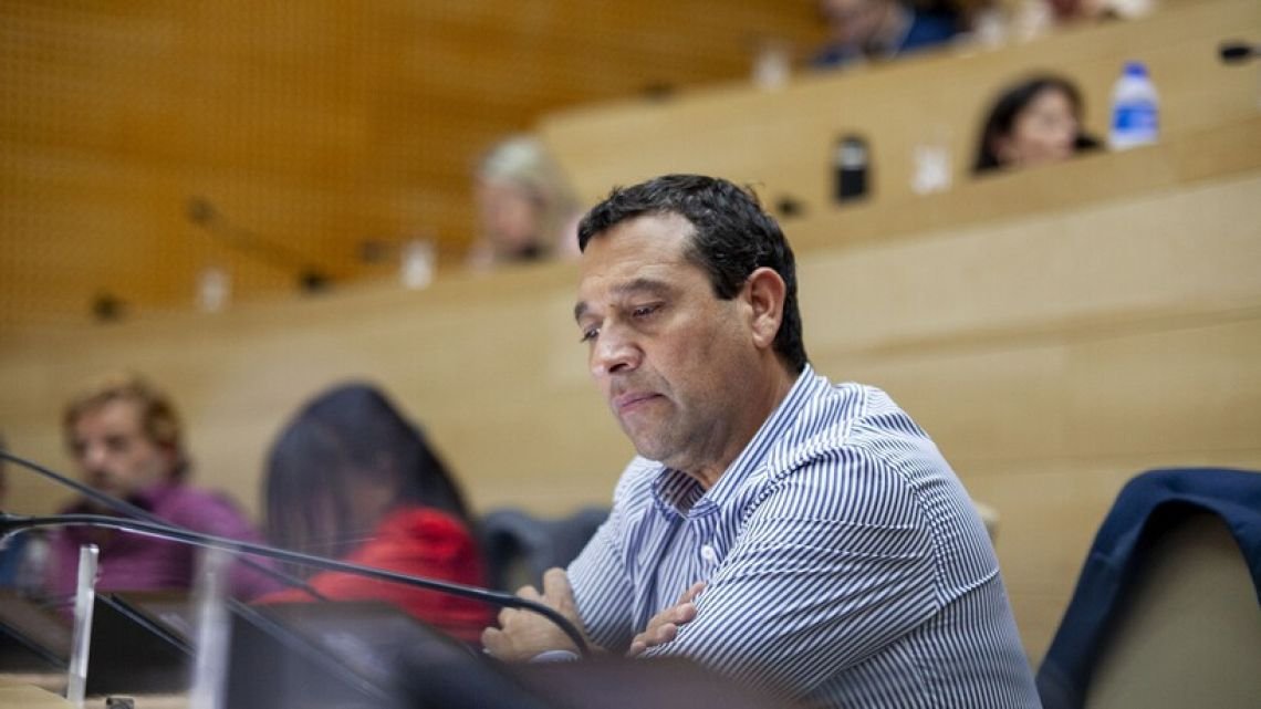 Caso Villarreal: Ramón Flores pidió licencia tras la ofensiva de la UCR por su asesor detenido