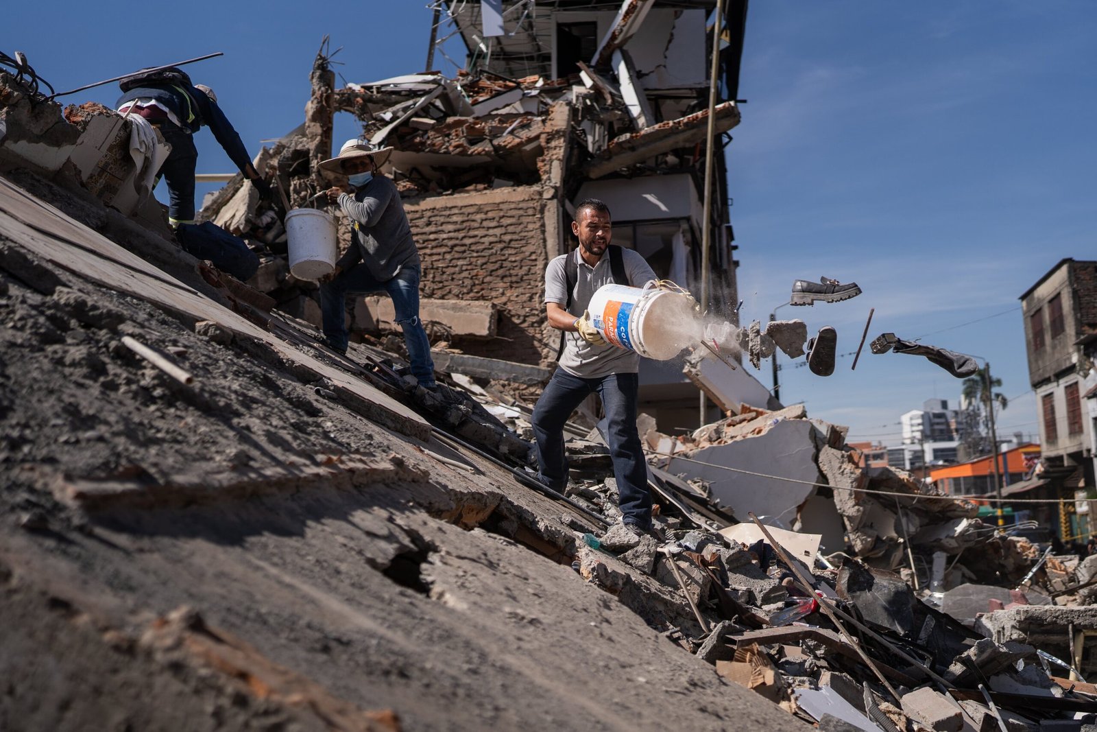 Colombia en las 72 horas tras el terremoto: despliegue desigual y titubeos ante el auxilio internacional