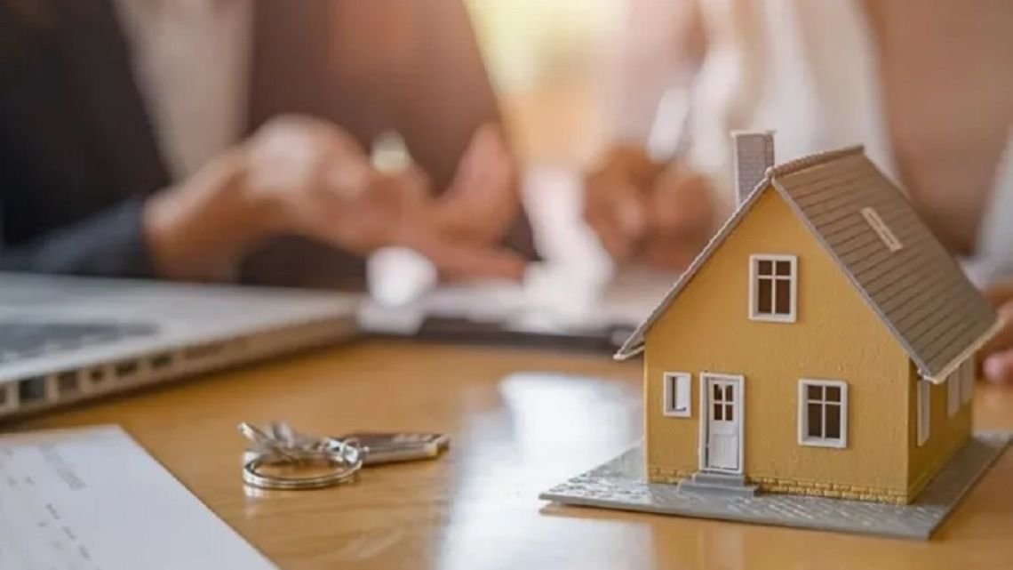 Condenan a una constructora en Corrientes: una casa prefabricada “voló” por el aire y deberán pagar 18 millones