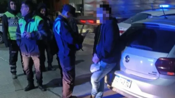 Conductor alcoholizado intentó escapar de un control en el centro