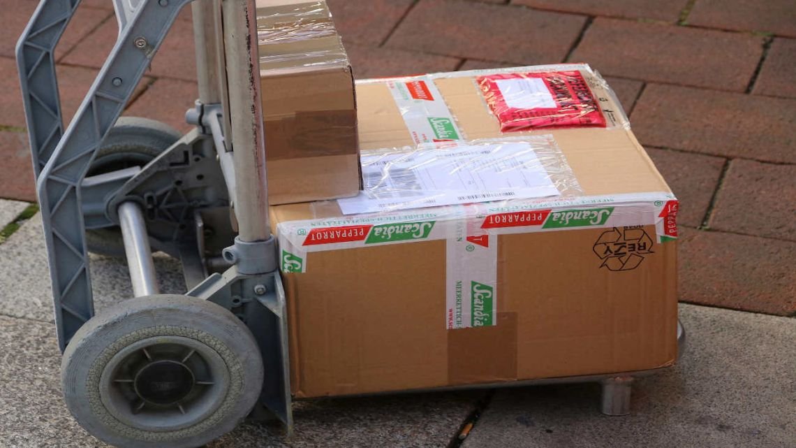 Courier y puerta a puerta: las claves de la nueva desregulación, qué cambia para importar y exportar y qué sigue prohibido