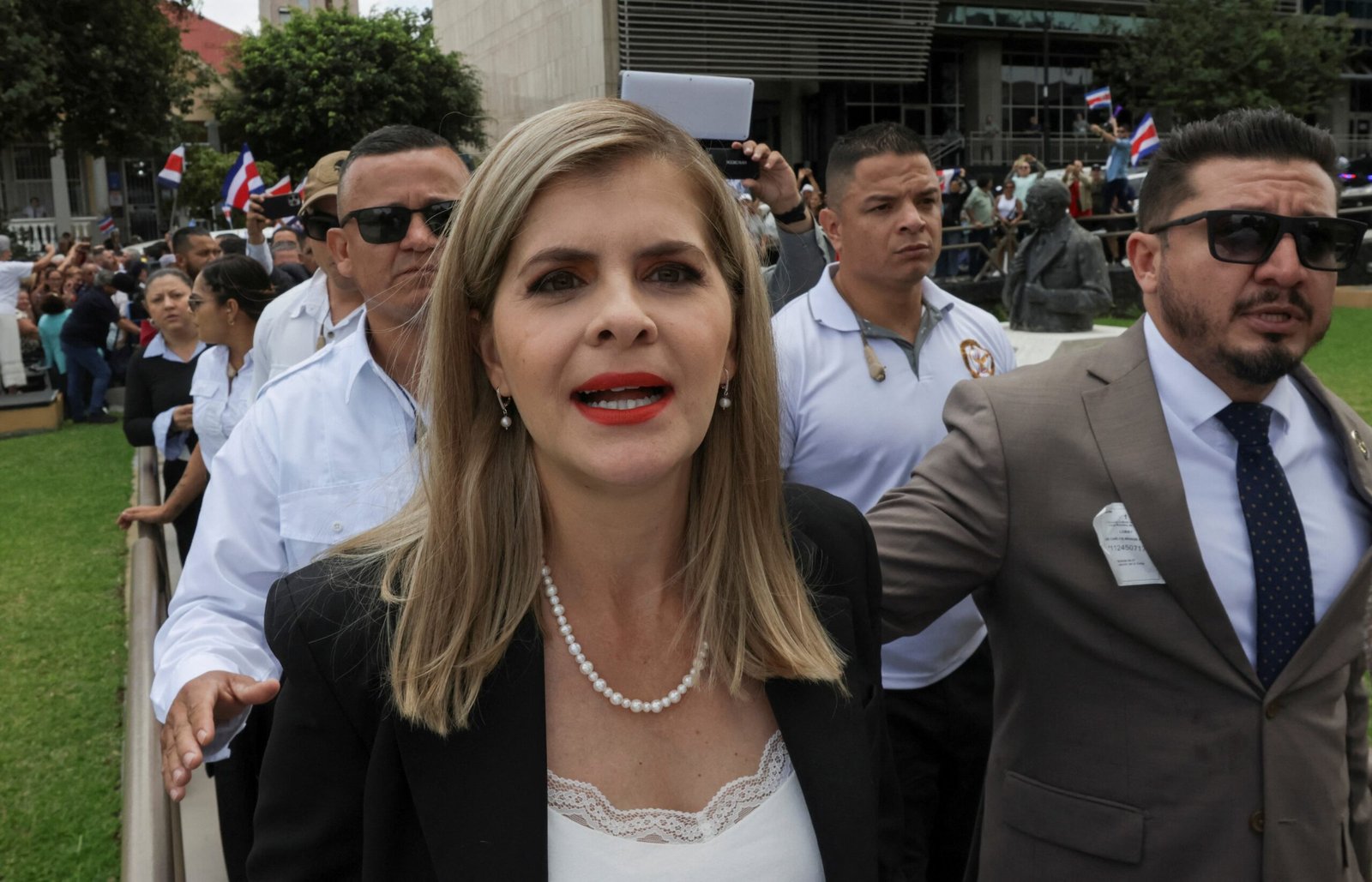 Críticas a Laura Fernández en Costa Rica por un decreto que declara como secreto de Estado la seguridad nacional