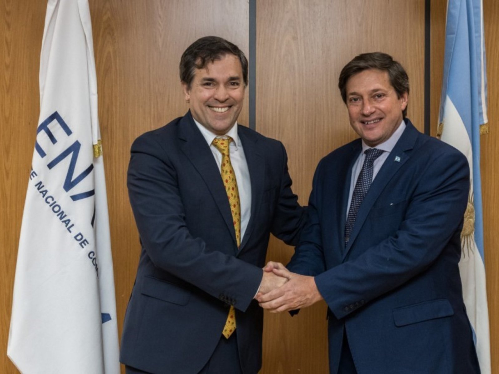 Defensa del Consumidor y ENACOM firmaron un convenio para agilizar los reclamos por telefonía, internet y TV