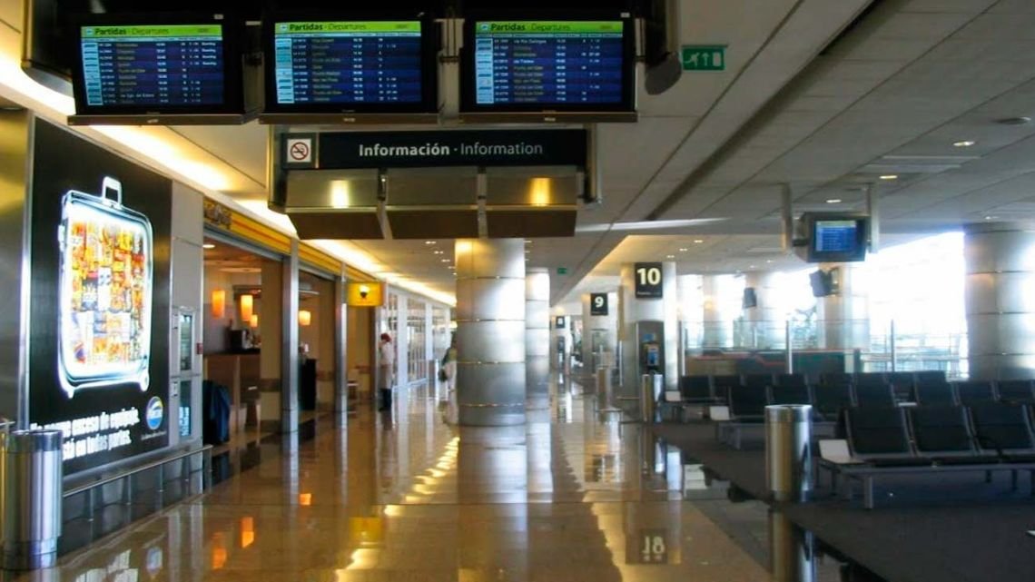 Desalojaron el hall de Aeroparque por un bulto sospechoso, pero era falsa alarma