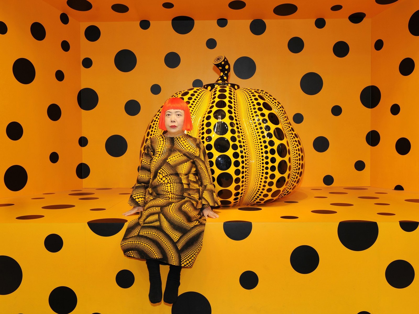 Desde su marginalidad nipona, Yayoi Kusama obligó al mundo a perderse en el infinito de sus obras