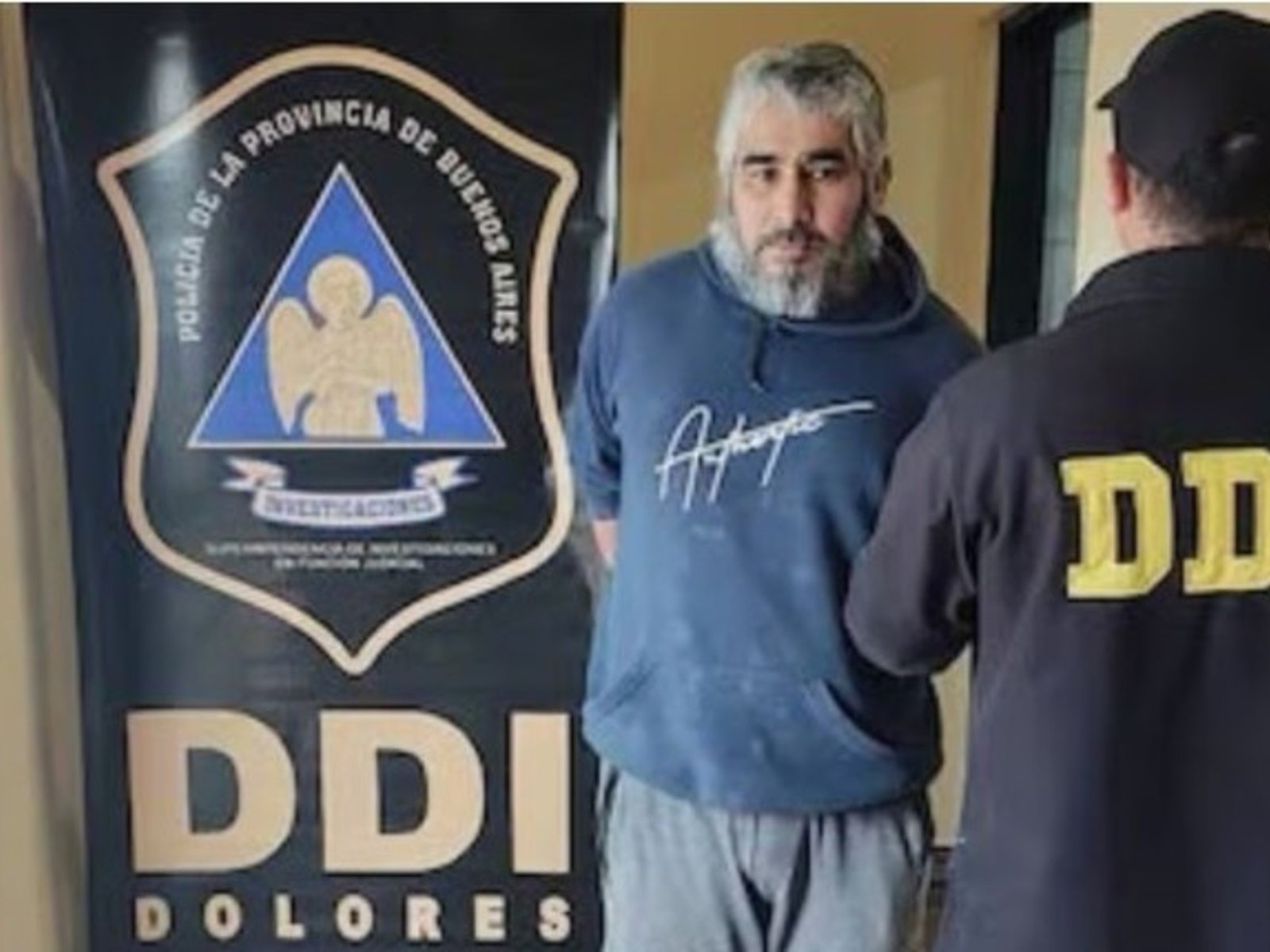 Después de 14 años prófugo, detuvieron a un hombre acusado de violar a su hijastra de 11 años y dejarla embarazada