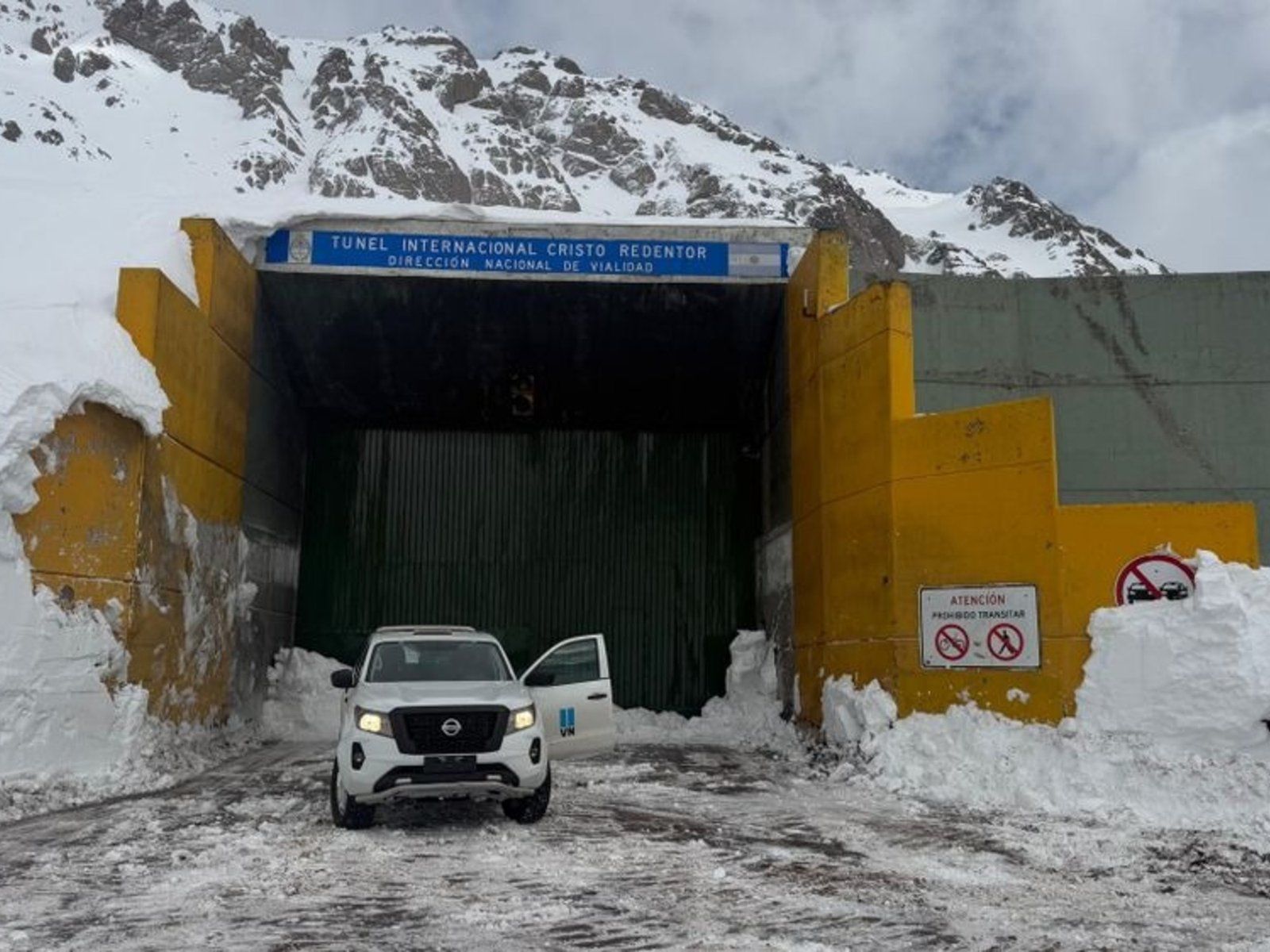 Después de 34 días de cierre, mañana abren solo para camiones el paso Cristo Redentor hacia Chile