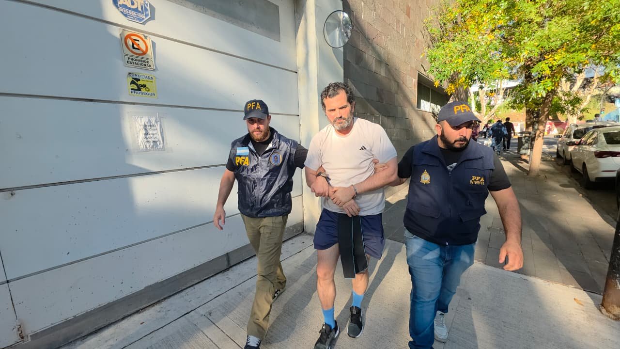 El contralmirante Fernando Farías Laguna será trasladado de Argentina a México para enfrentar la justicia por contrabando de combustible