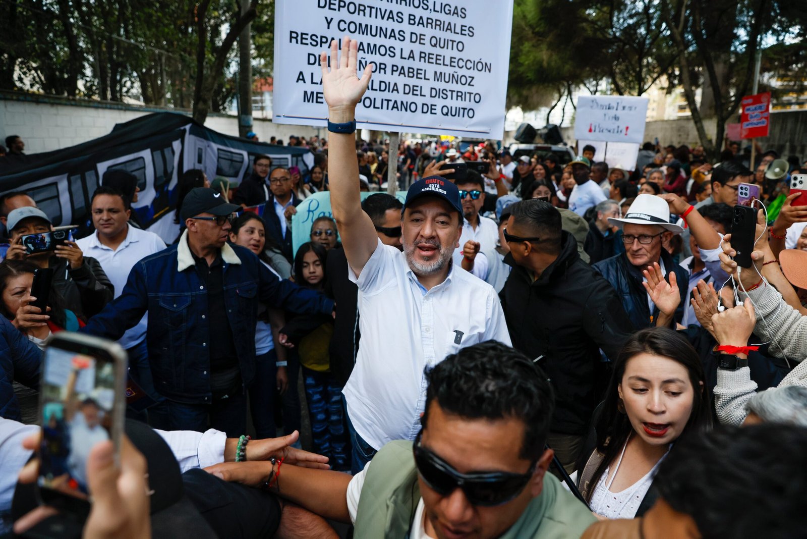 El miedo marca el pulso de los comicios locales en Ecuador: “Es la elección más opaca desde el retorno a la democracia”
