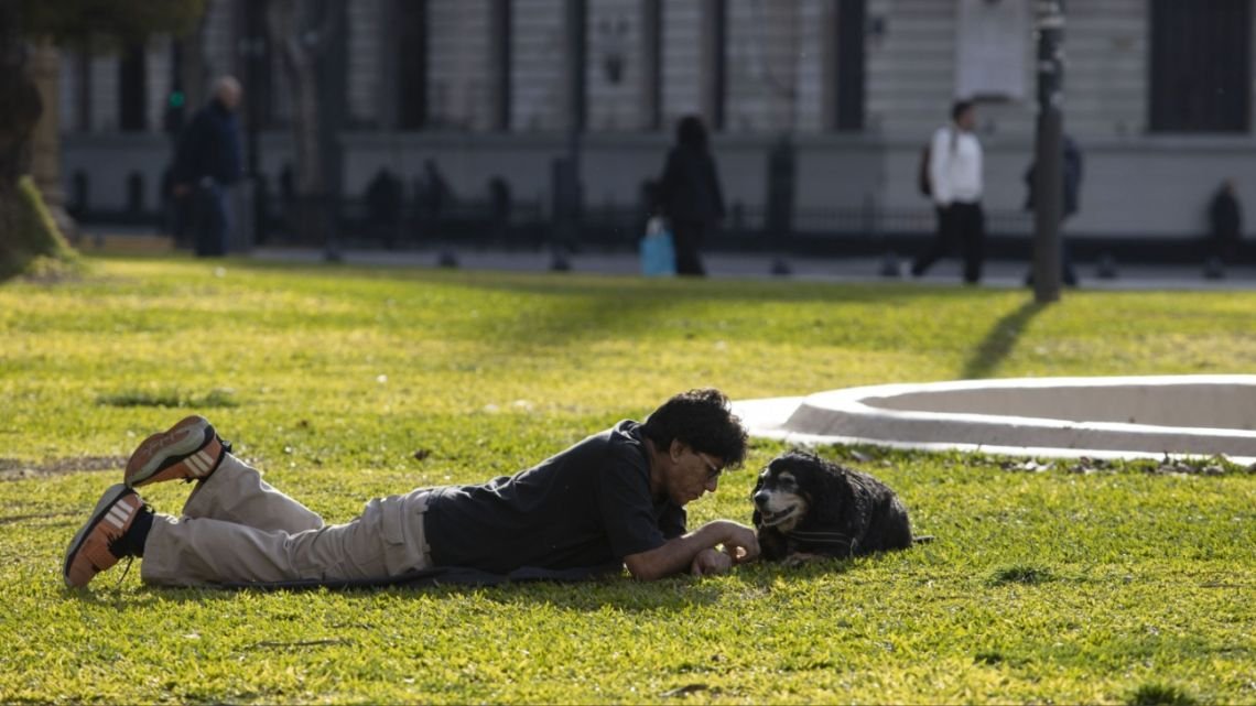 El tiempo en la próxima semana combinará registros de 20 °C y un nuevo evento de tormentas en el AMBA
