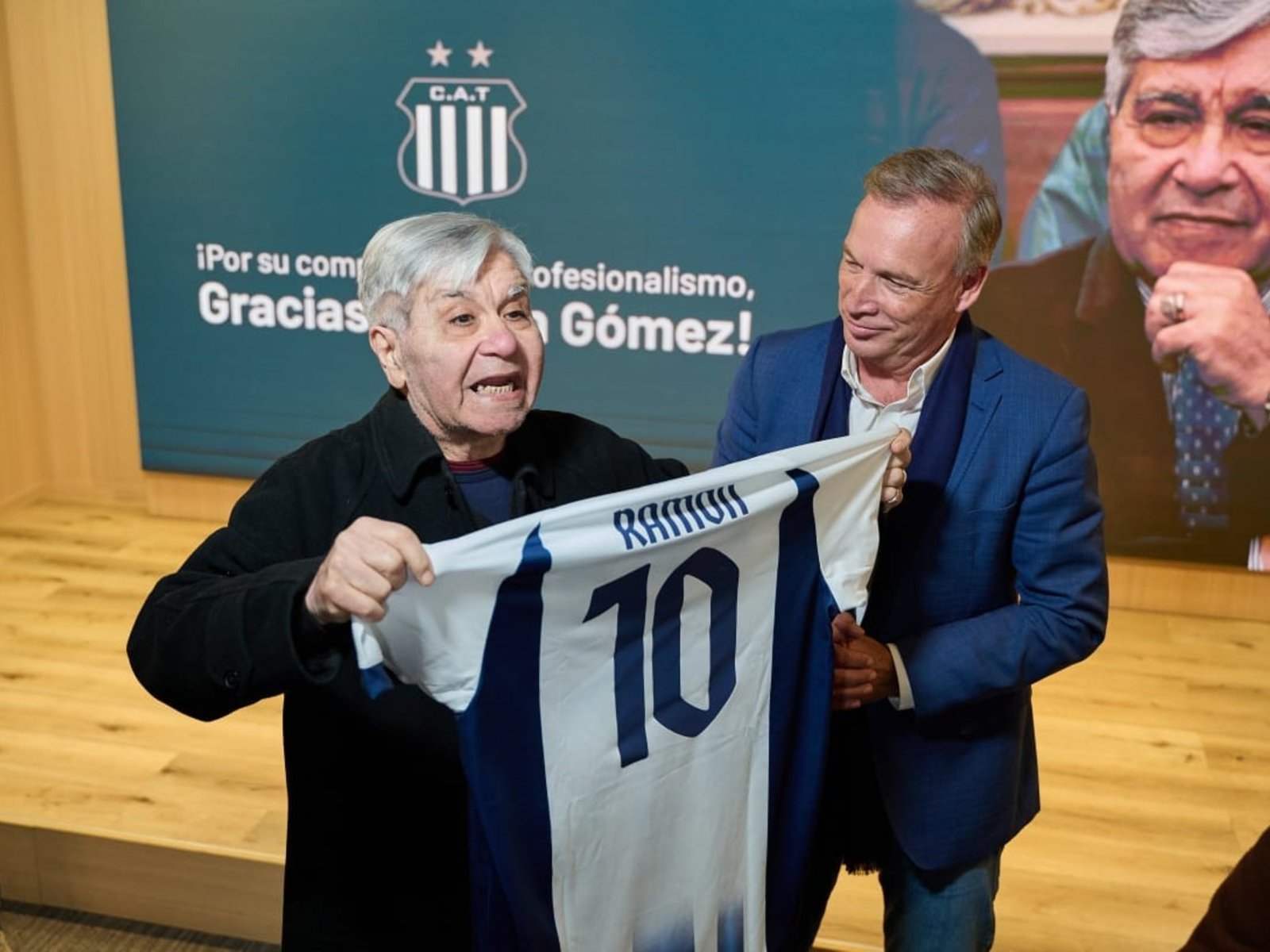 Emotivo homenaje de Talleres de Córdoba a un periodista de Clarín por su trayectoria