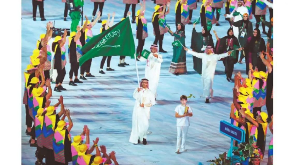 En Ronda de Corresponsales analizaron el polémico fichaje de la futbolista feminista Esther González a un club de Arabia Saudita