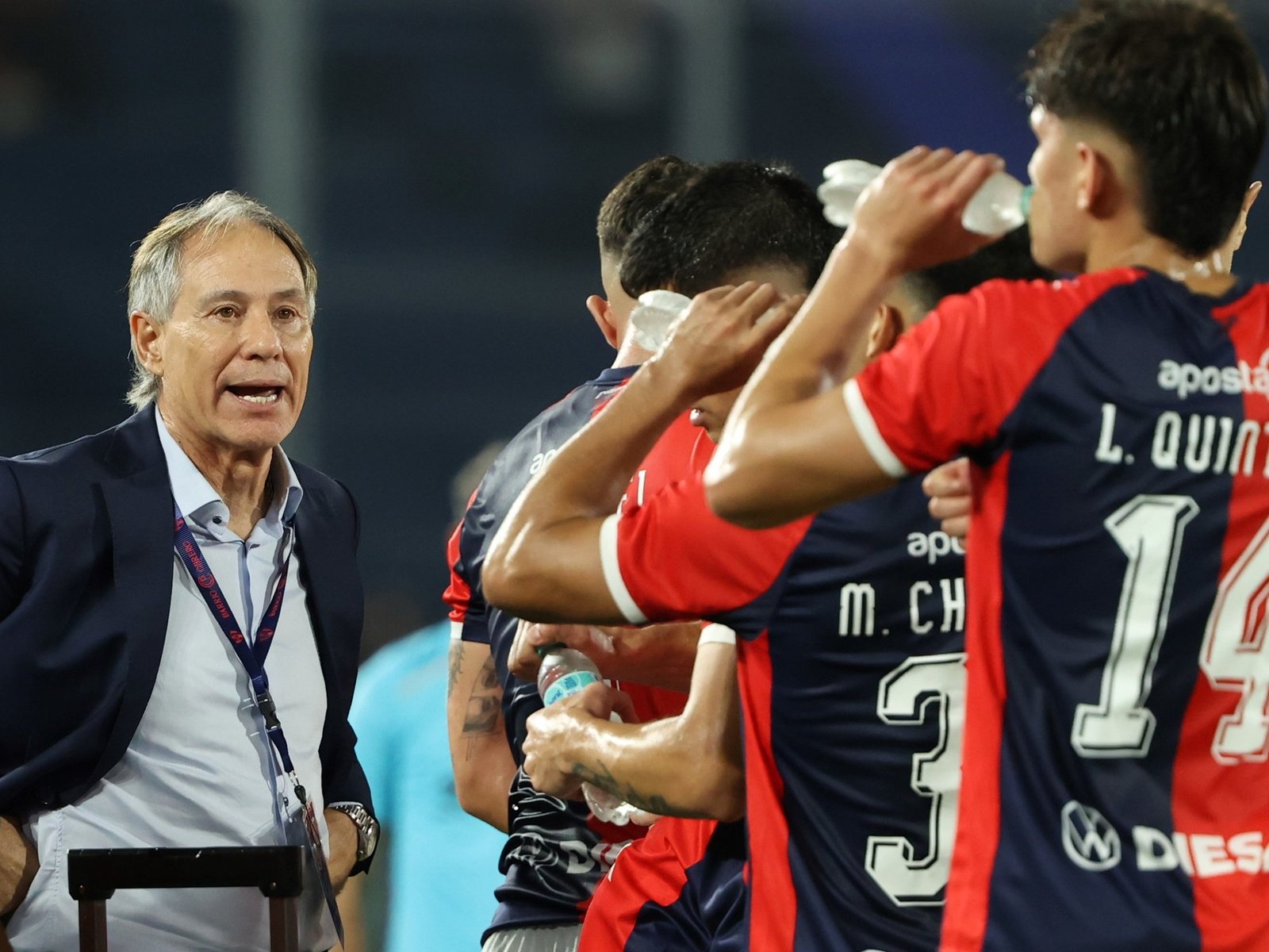 Gustavo Costas vuelve a dirigir en Paraguay