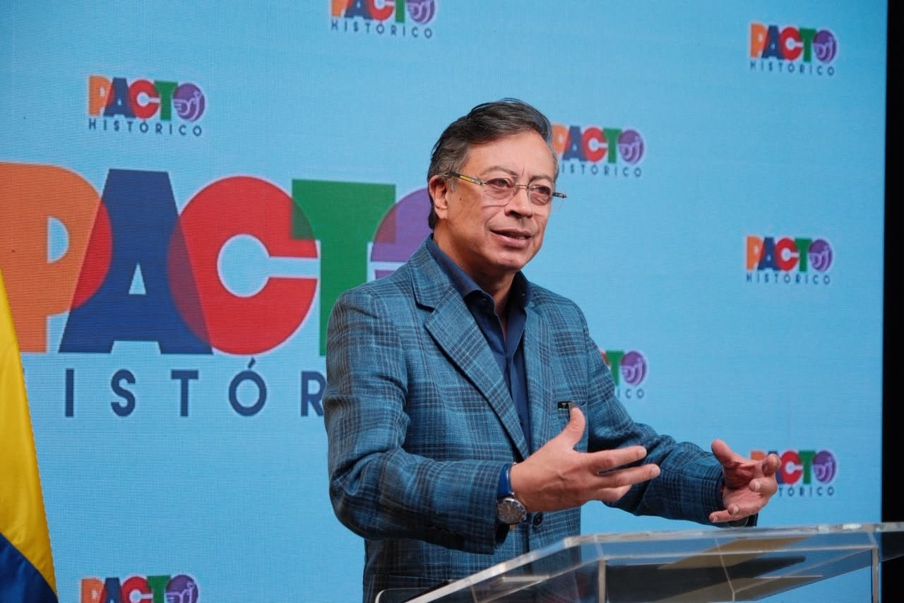 Gustavo Petro se estrena como expresidente: entre ser la cara de la oposición y dedicarse a “formar un nuevo hogar”
