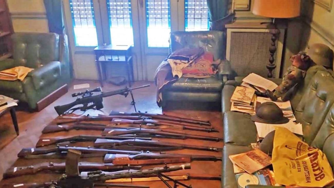 Hallan objetos con simbología nazi en la casa de un jubilado de 89 años