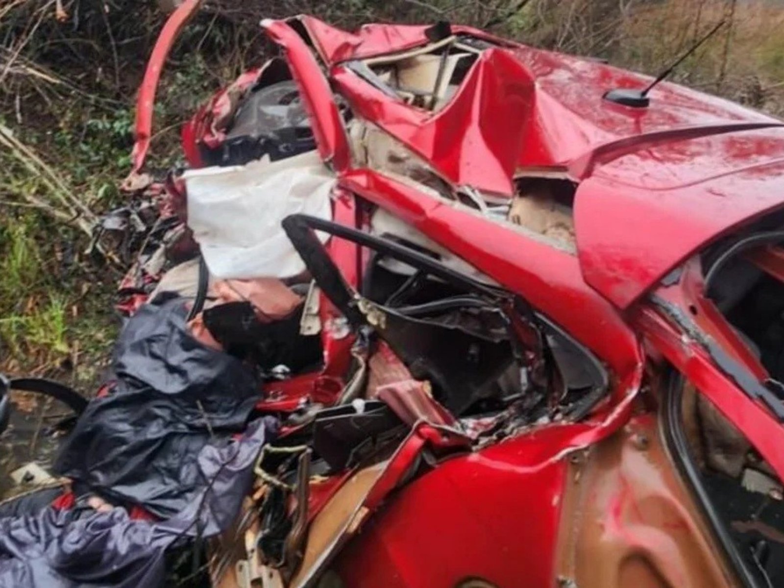 Iban a un encuentro de motos y chocaron contra un camión bitren: dos muertos y dos heridos