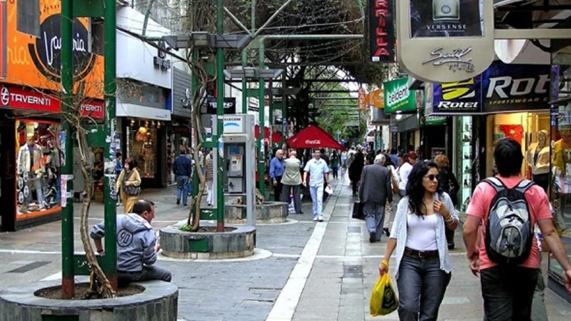 Impacto en locales comerciales de Córdoba: la vacancia pasó de 7,7% a 13,7%, y casi 1 de cada 7 está vacío
