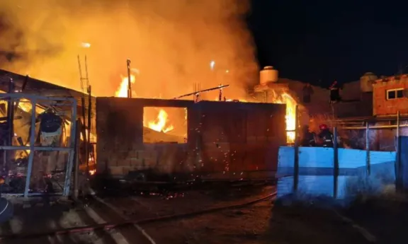 Incendio en Puerto Madryn: pareja de 29 años permanece en terapia intensiva