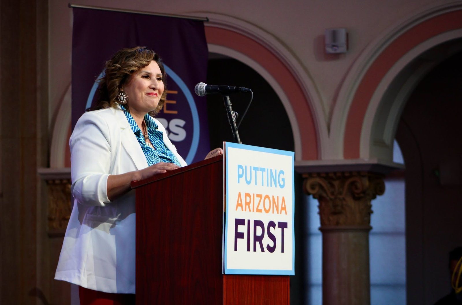 JoAnna Mendoza, candidata demócrata al Congreso por Arizona: “Los indocumentados merecen un camino hacia la ciudadanía”