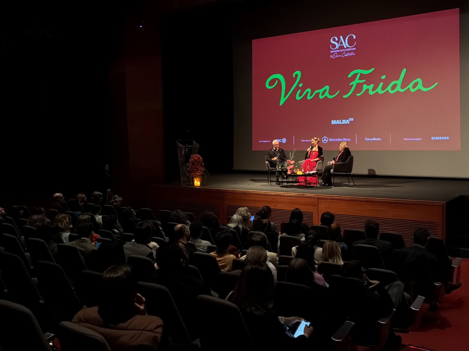 La alta costura y Frida Kahlo se unen en una semana de desfiles y actividades