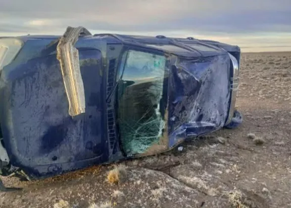 La escarcha volvió a provocar un vuelco sobre la Ruta 3 cerca de Fitz Roy