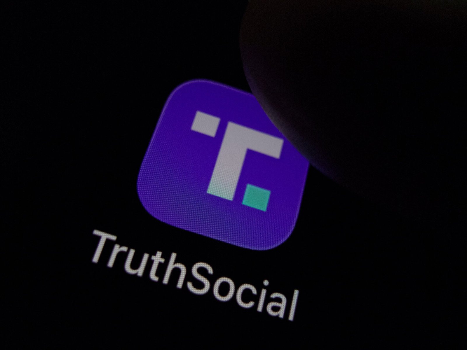 La nueva fórmula de Trump para rentabilizar la presidencia: Truth Social ofrecerá antes sus mensajes por 100.000 dólares al mes