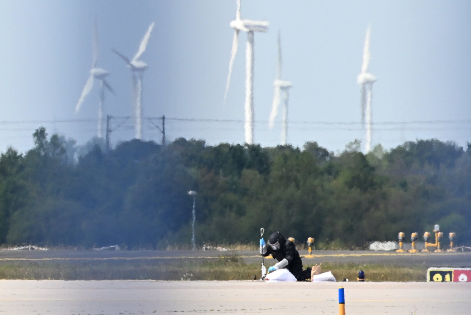 La policía alemana desactiva un dron bomba que cayó junto a un avión de carga ucranio en el aeropuerto de Leipzig