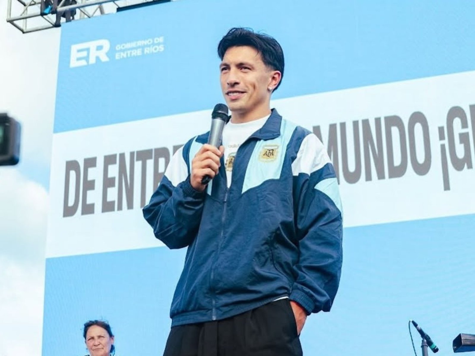 Lisandro Martínez fijó su postura sobre la Ley de Tierras previo a la suspensión del proyecto: "¡No se venden!"