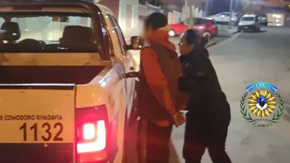 Lo pararon para identificarlo y terminó en la comisaría por un pedido de captura