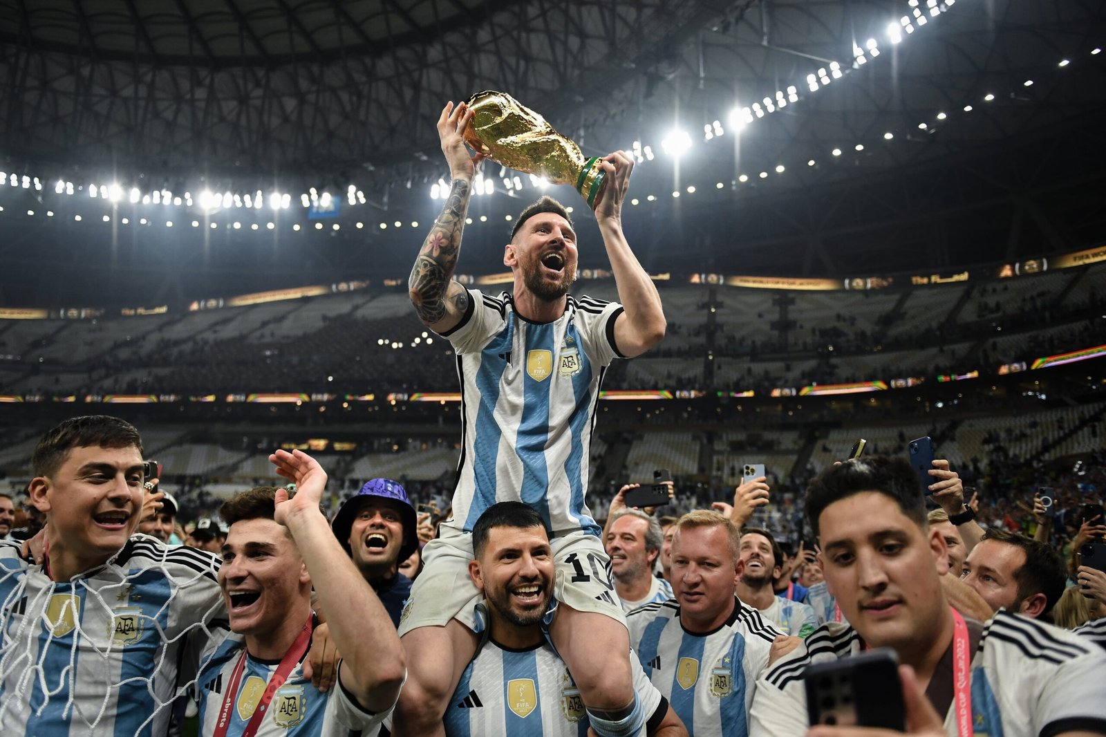 Los argentinos despiden a Messi de su selección con tristeza y reconocimiento: “Gracias eternas, Leo”