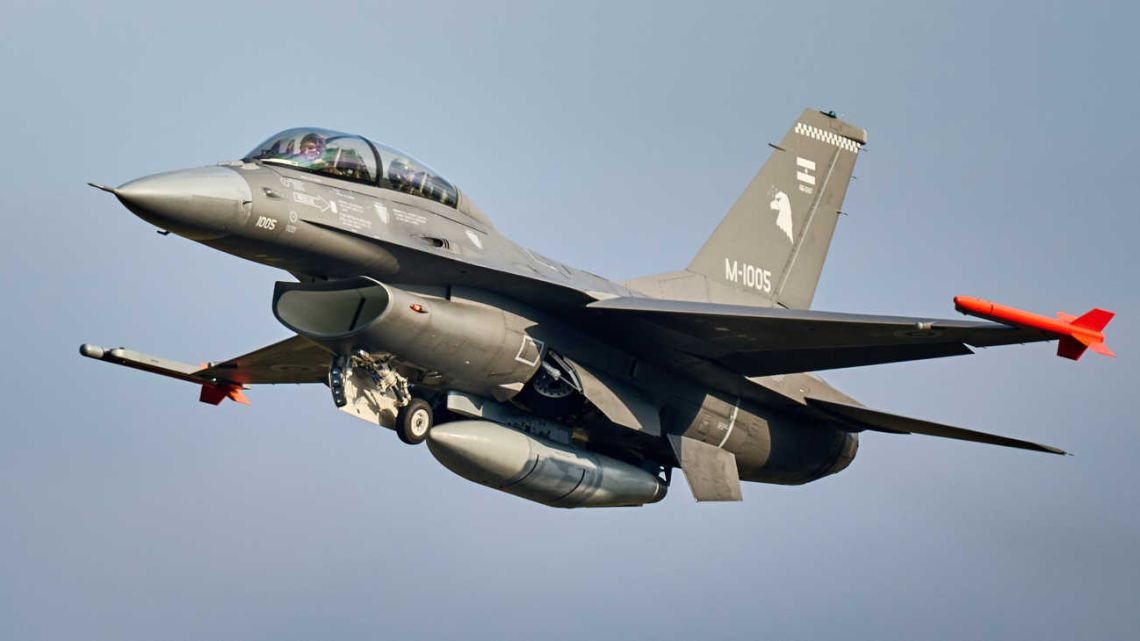 Los aviones F 16 sobrevolarán el centro porteño y participarán de la celebración de la Fuerza Aérea