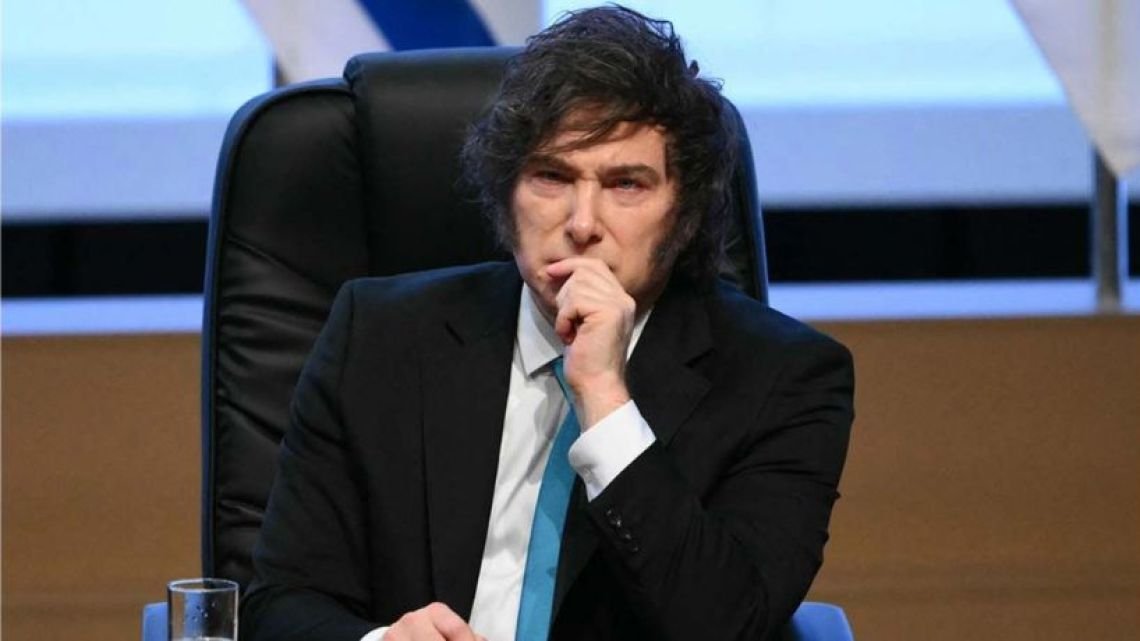 Milei vuelve a reunir al Gabinete y busca aprobar leyes económicas
