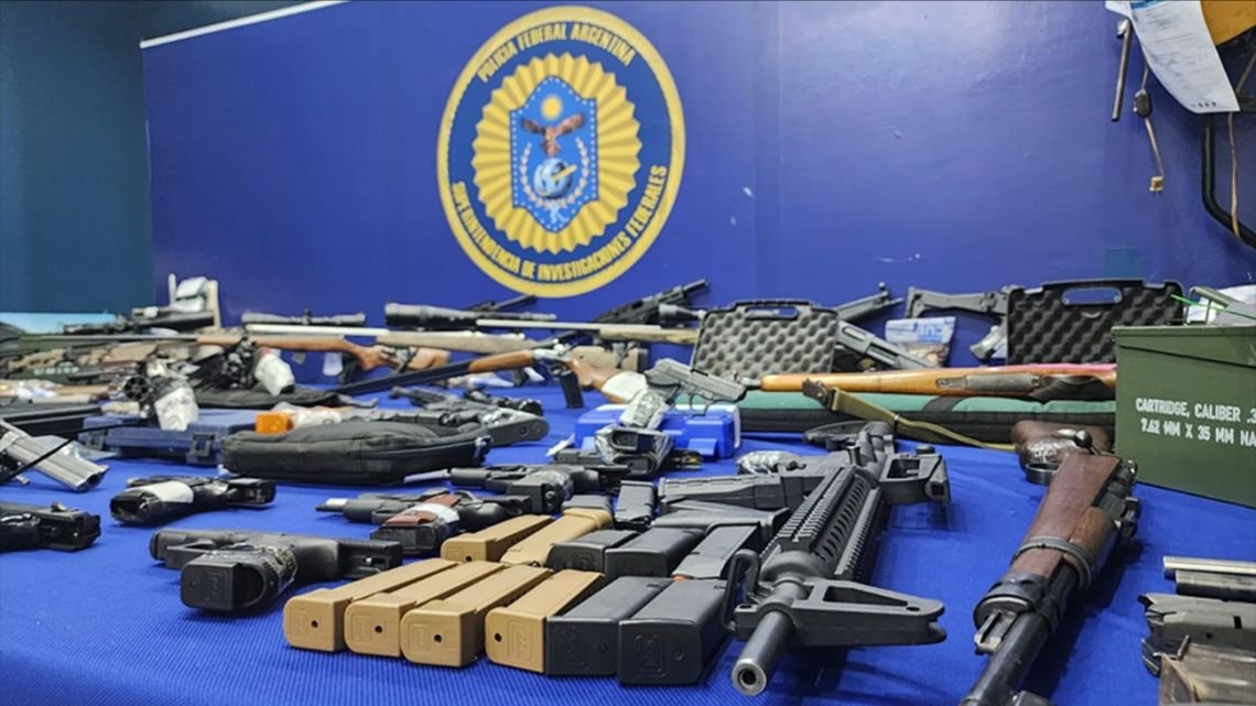 Piden que vaya a juicio la banda que desvió más de 740 armas a mercados ilegales