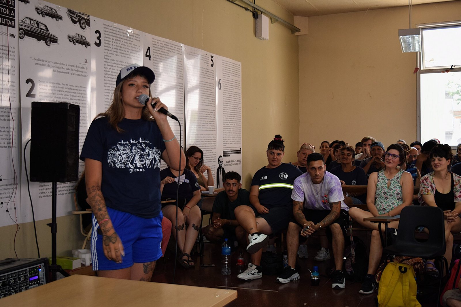 Rocío Malen Jara hablando en la Universidad Nacional de La Plata, Argentina.