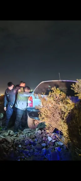 Robó una garrafa y la arrojó del auto mientras era perseguido por la policía