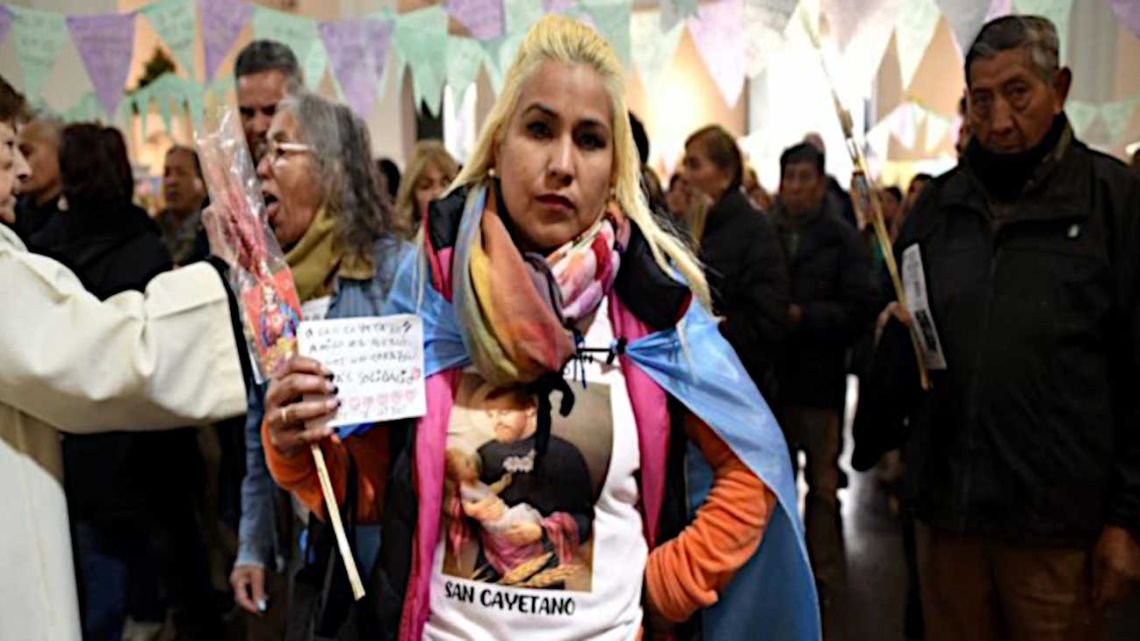 San Cayetano: la religión sigue viva en Argentina, pero se vive de otra manera