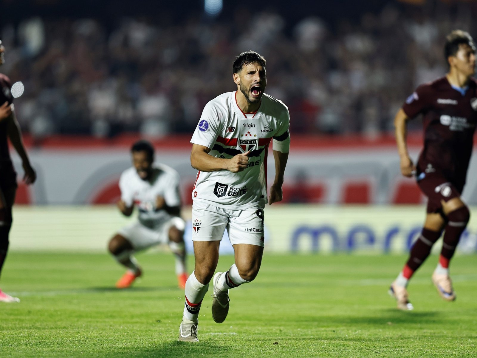 San Pablo avanzó con un gol de Jonathan Calleri