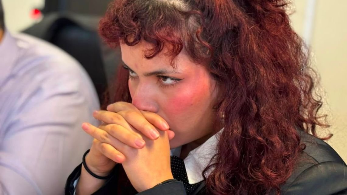 “Si él quiere ayudarnos tiene que admitir que es culpable”: el fuerte reclamo de Alexa Miranda antes del juicio a Oscar González
