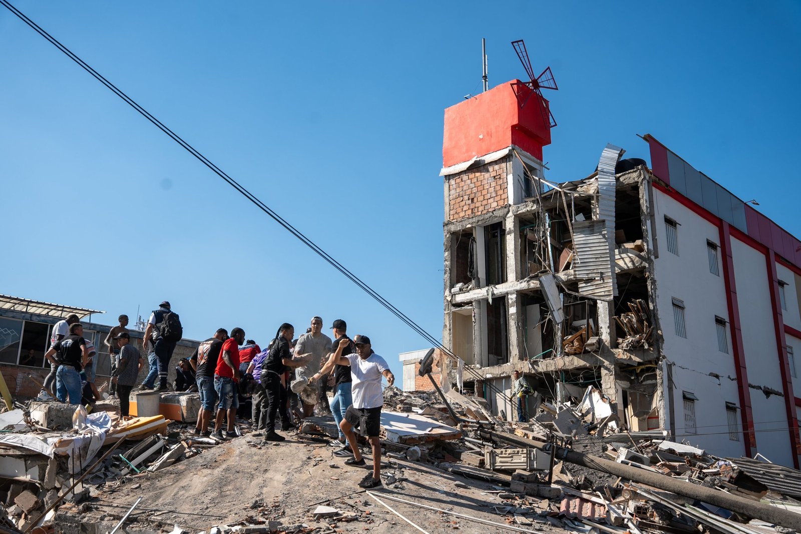 Terremoto: al menos 20 muertos tras un sismo de 7,4 grados que sacude Colombia