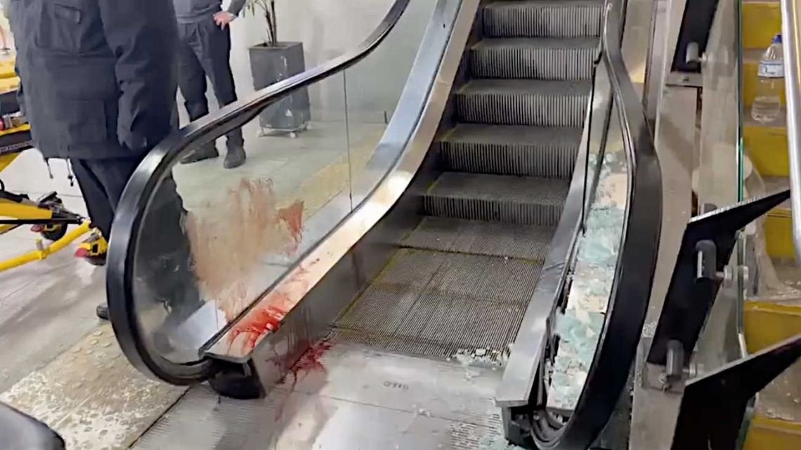 Terror en la estación Sáenz: colapsó una escalera mecánica, dejó 11 heridos y encendió las alarmas sobre el mantenimiento