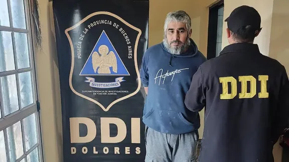 Tras 14 años prófugo, detuvieron al acusado de abusar y embarazar a su hijastra de 11 años